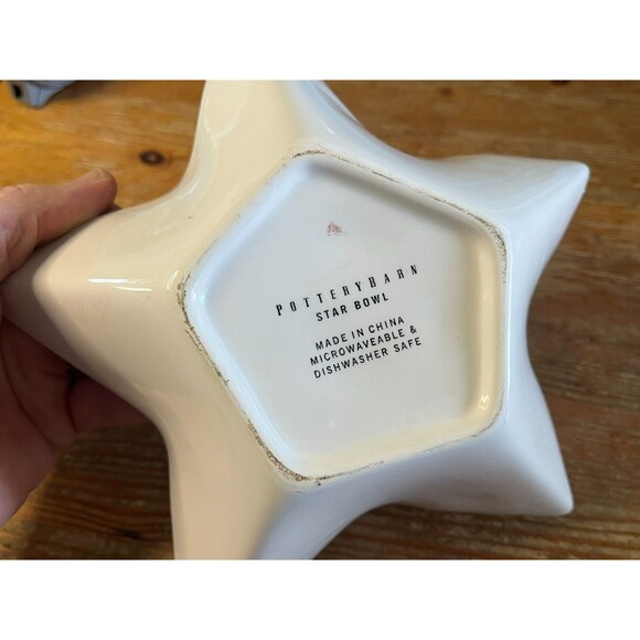 Pottery Barn White Star Bowl 9" Retired Serving Piece Holiday Appetizer Dessert - Picture 3 of 4